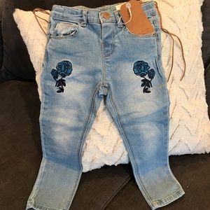 Zara girls rose embroidered denim jeans 2/3 NWT